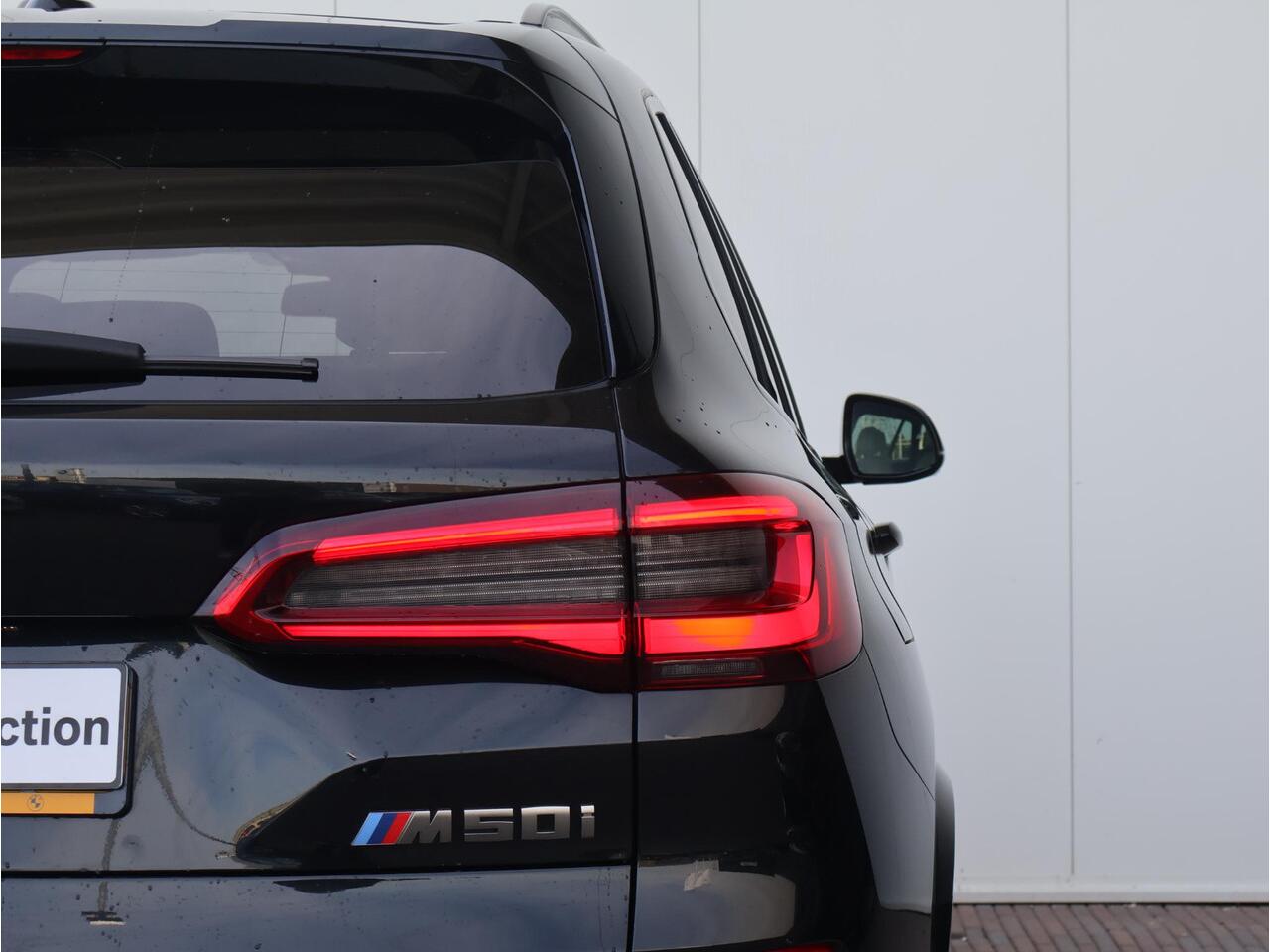 BMW X5 M50i High Executive Copilot / Trekhaak / Parkingass. + / Headup / Panodak / Achterasbesturing / Laserlight
