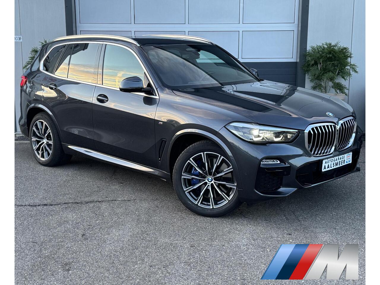 BMW X5 xDrive45e Executive M-PAKKET/HUD/LEER/TREKHAAK/LUCHTVERING/