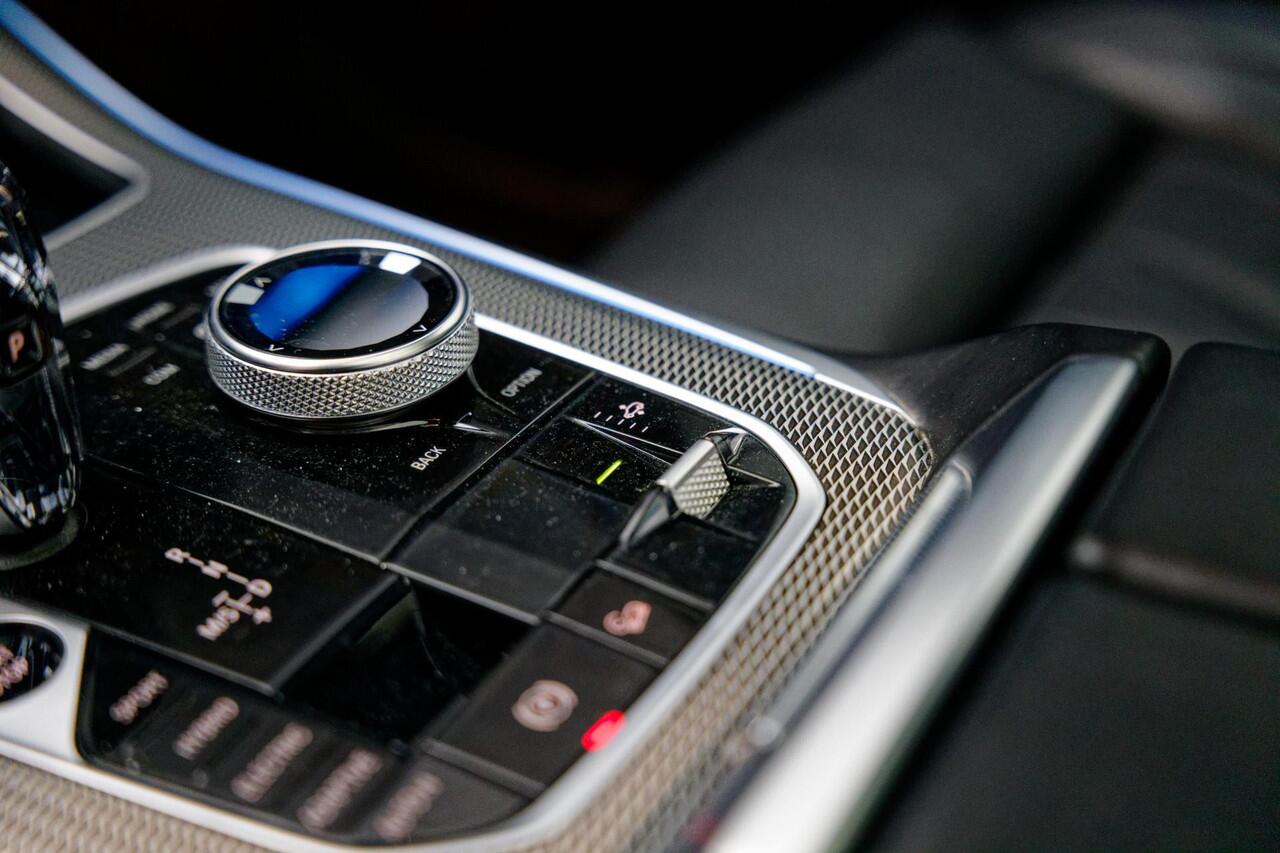 BMW X5 xDrive45e High Executive M-Sport Massage stoelen, Stoelventilatie, Sky Lounge dak, Merino leer, Leren Dashboard, enz