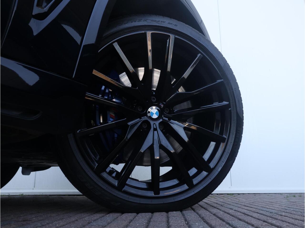 BMW X5 xDrive40i High Executive M Sportpakket/ 22 inch LM/ Comfort Access/ Sportstoelen/ Head-Up/ Harman-Kardon/ Laserlight/ Warmte Comfortpakket/ Active steering