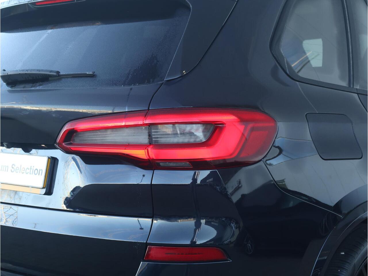 BMW X5 xDrive40i High Executive M Sportpakket/ 22 inch LM/ Comfort Access/ Sportstoelen/ Head-Up/ Harman-Kardon/ Laserlight/ Warmte Comfortpakket/ Active steering