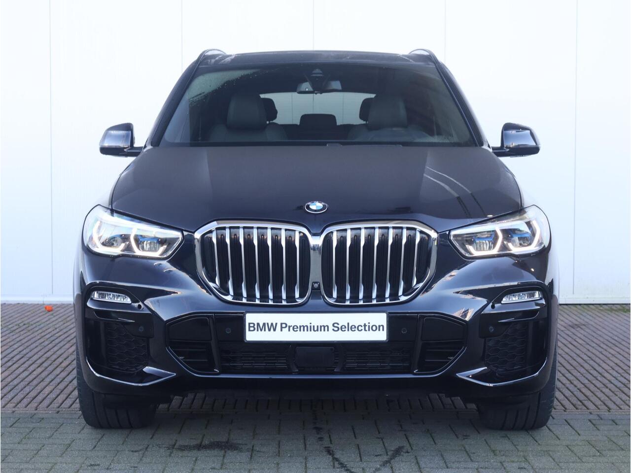 BMW X5 xDrive40i High Executive M Sportpakket/ 22 inch LM/ Comfort Access/ Sportstoelen/ Head-Up/ Harman-Kardon/ Laserlight/ Warmte Comfortpakket/ Active steering