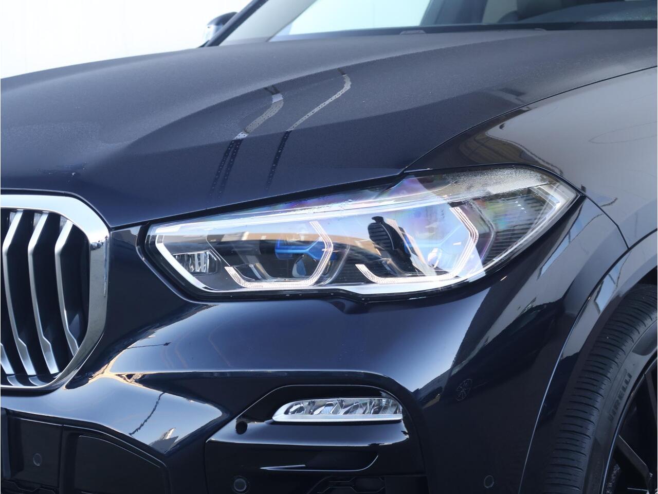 BMW X5 xDrive40i High Executive M Sportpakket/ 22 inch LM/ Comfort Access/ Sportstoelen/ Head-Up/ Harman-Kardon/ Laserlight/ Warmte Comfortpakket/ Active steering