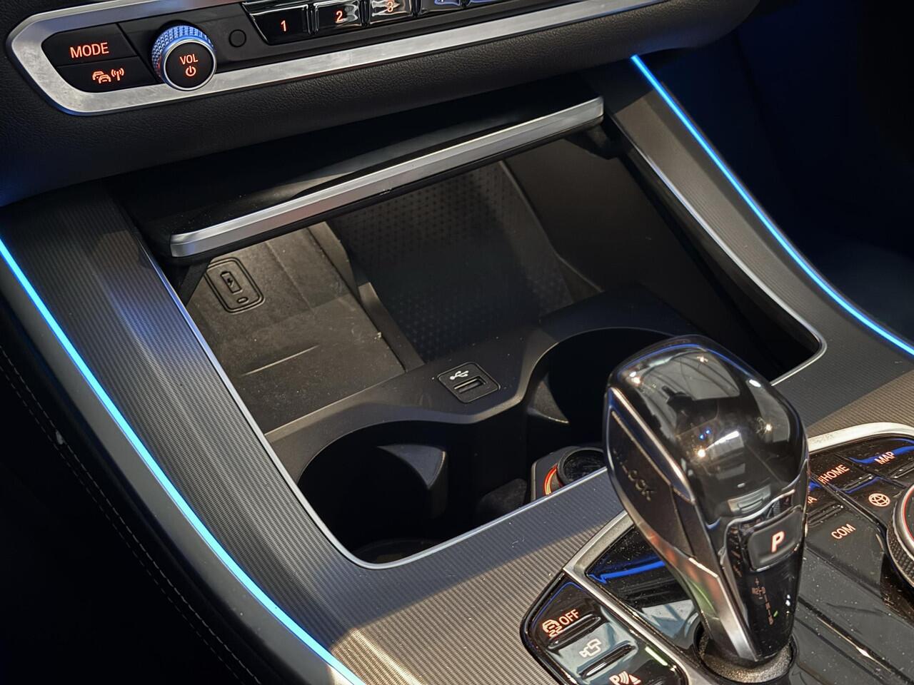 BMW X5 xDrive45e High Executive M SPORT PAKKET - PANORAMADAK - STOELKOELING + VERWARMING - LASER LAMPEN - LUCHTVERING - HIFI GELUIDSINSTALLATIE - PARKEER CAMERA 360