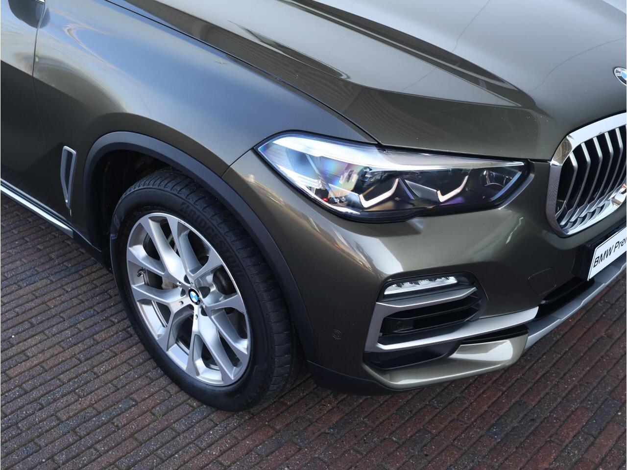 BMW X5 xDrive45e High Executive Xline/ 20 inch LM/ Active Steering/ Comfortstoelen/ Stoelerwarming/ Harman Kardon/ Getint Glas