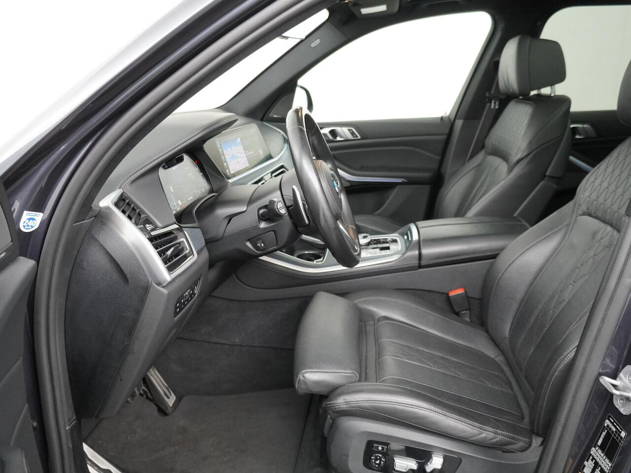 BMW X5 xDrive45e High Executive M Sportpakket | Glazen Panoramdak | Stoelventilatie | Harman Kardon | Head-Up Display | Active Cruise Control | Leder Dashboard