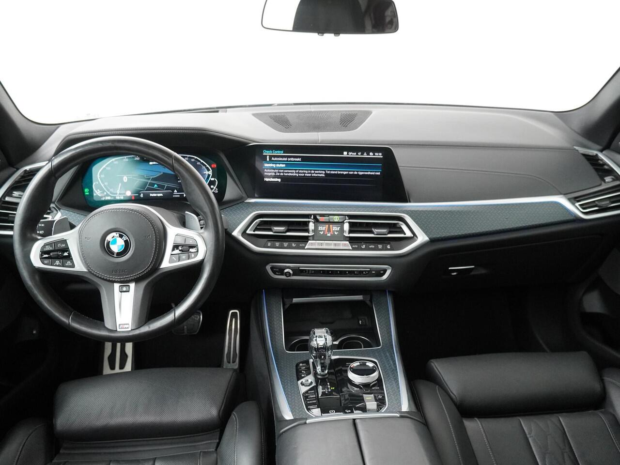 BMW X5 xDrive45e High Executive M Sportpakket | Glazen Panoramdak | Stoelventilatie | Harman Kardon | Head-Up Display | Active Cruise Control | Leder Dashboard