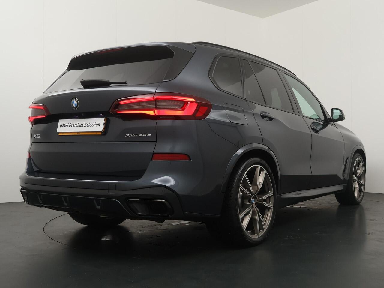 BMW X5 xDrive45e High Executive M Sportpakket | Glazen Panoramdak | Stoelventilatie | Harman Kardon | Head-Up Display | Active Cruise Control | Leder Dashboard