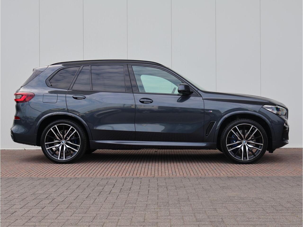 BMW X5 xDrive45e High Executive M Sportpakket/ 22 inch LM/ Luchtvering/ Comfort Access/ Head-Up/ Harman-Kardon/ panoramadak/