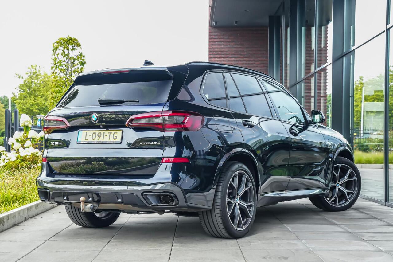 BMW X5 45e xDrive 394pk High Executive |dealer onderhouden|1e eigenaar|M-pakket|schuif/kantel dak|Harman&Kardon|diamond poke|Laser LED|achter-as meesturend|luxe lederen stoelen|360 camera|elek. trekhaak|