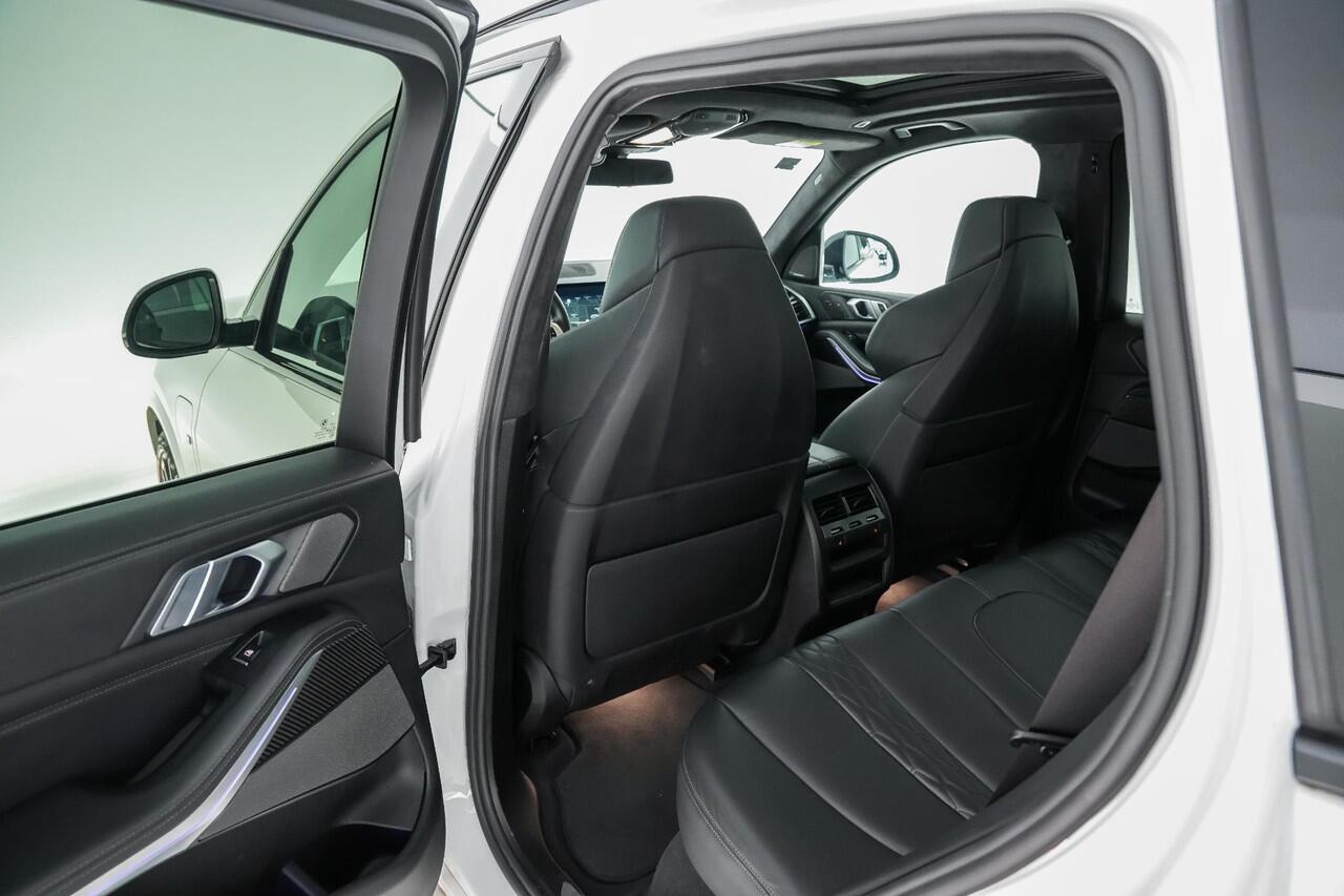 BMW X5 45e xDrive 394pk High Executive |splitterset|M-sportpakket|M-performance seats|schuif/kantel|Harman&Kardon|massage|Laser LED|memory|360 camera|diamond pook|HUD|carbon interieur|Apple Carplay|22" lichtmetalen velgen|