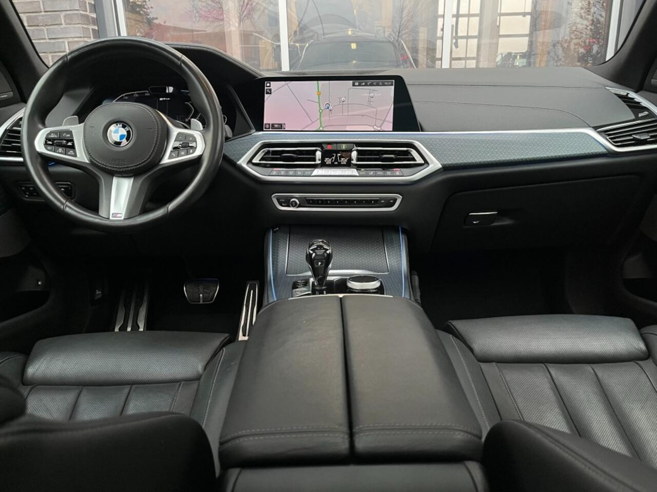 BMW X5 XDRIVE45E M-SPORT - PANO - 22 INCH - ORG. NL.