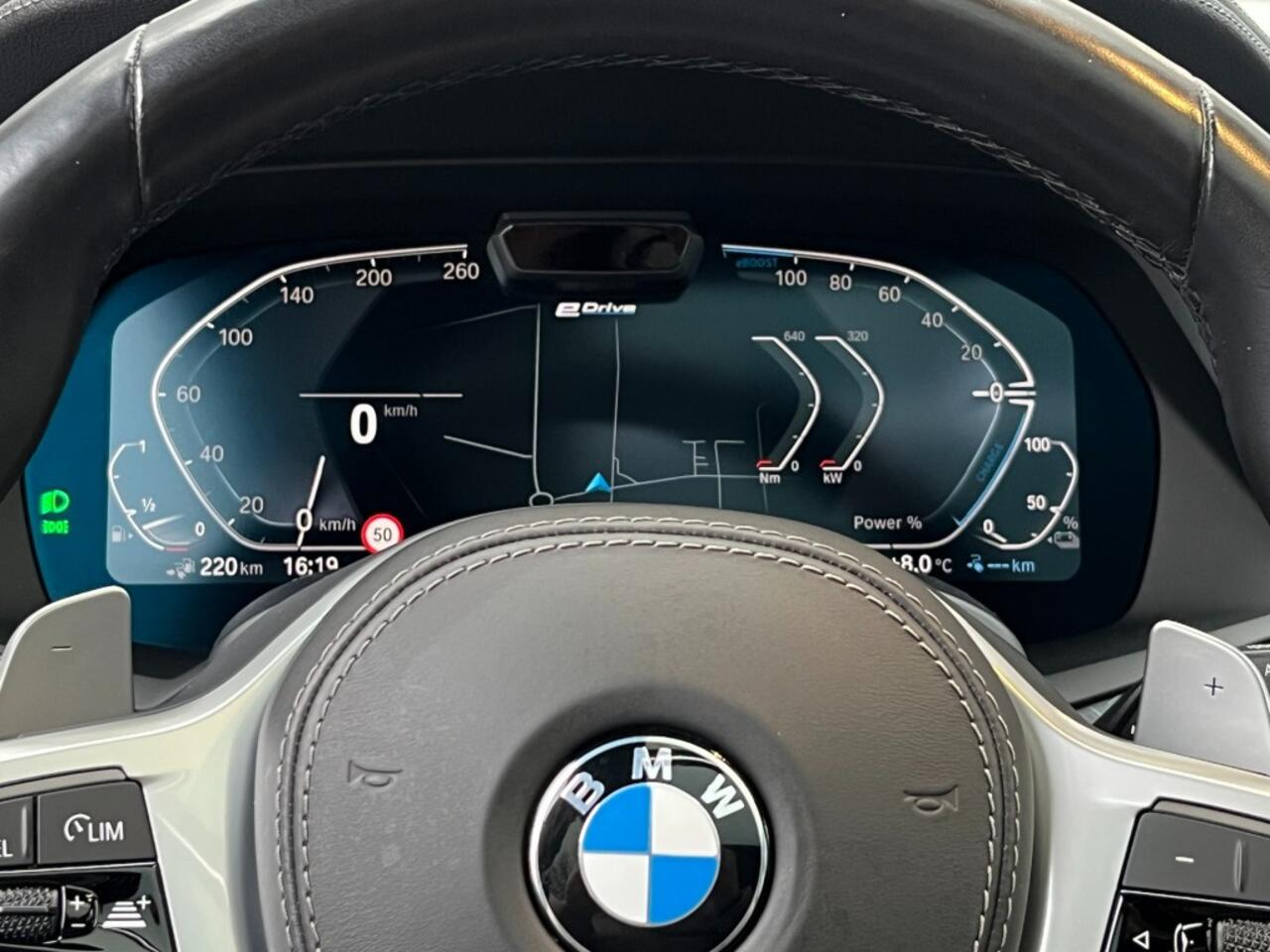 BMW X5 XDRIVE45E M-SPORT - PANO - 22 INCH - ORG. NL.