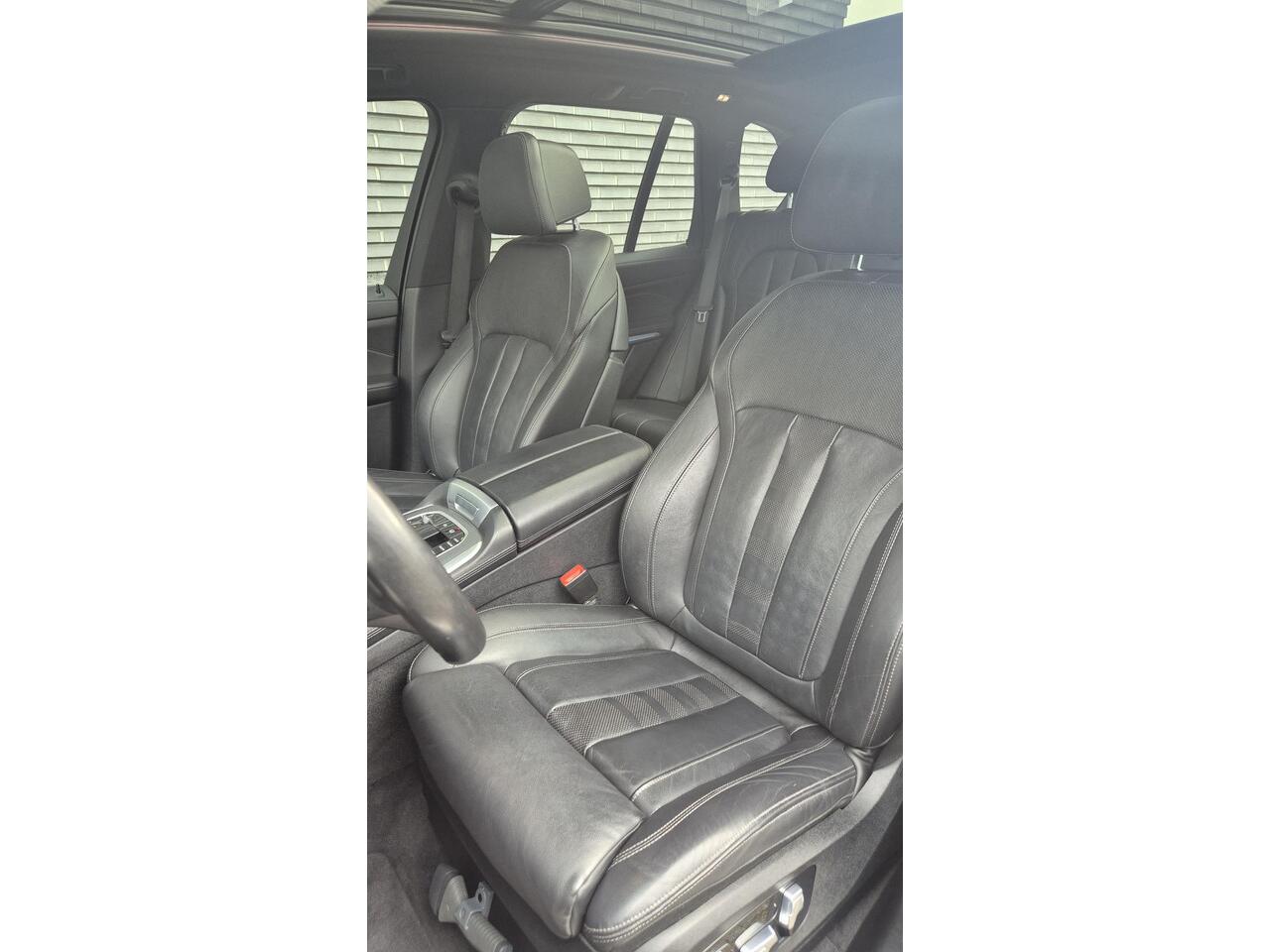 BMW X5 xDrive45e High Executive M Sport / Panoramadak / Achterasbesturing / Head Up Display / Comfortstoel / Driving Assistant Professional / Stuurwielverwarming / Trekhaak / Comforttoegang