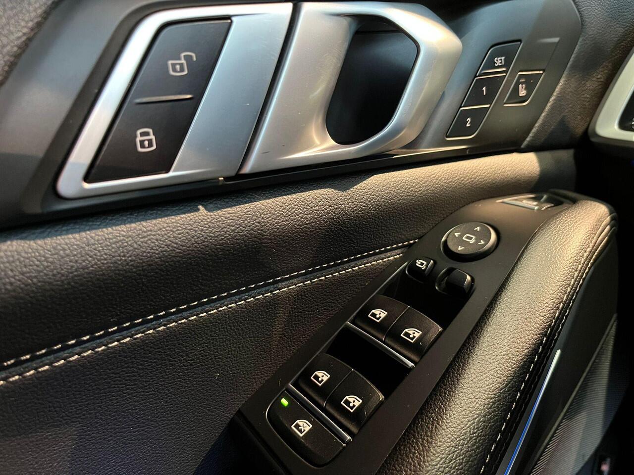 BMW X5 xDrive45e High Executive M Sport / Panoramadak / Achterasbesturing / Head Up Display / Comfortstoel / Driving Assistant Professional / Stuurwielverwarming / Trekhaak / Comforttoegang