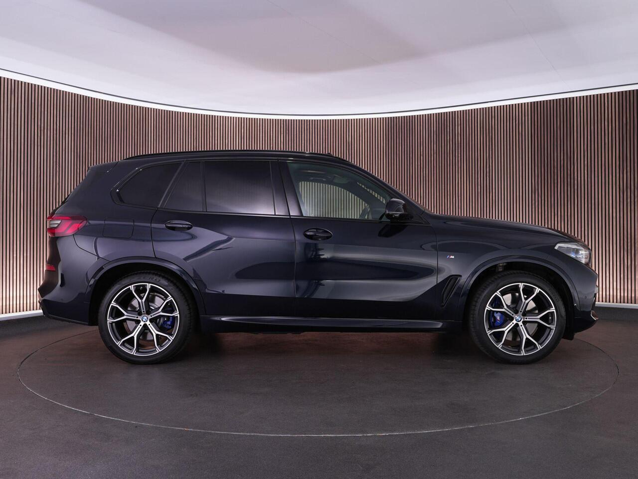 BMW X5 45e xDrive 394pk High Executive |dealer onderhouden|1e eigenaar|M-pakket|schuif/kantel dak|Harman&Kardon|diamond poke|Laser LED|achter-as meesturend|luxe lederen stoelen|360 camera|elek. trekhaak|