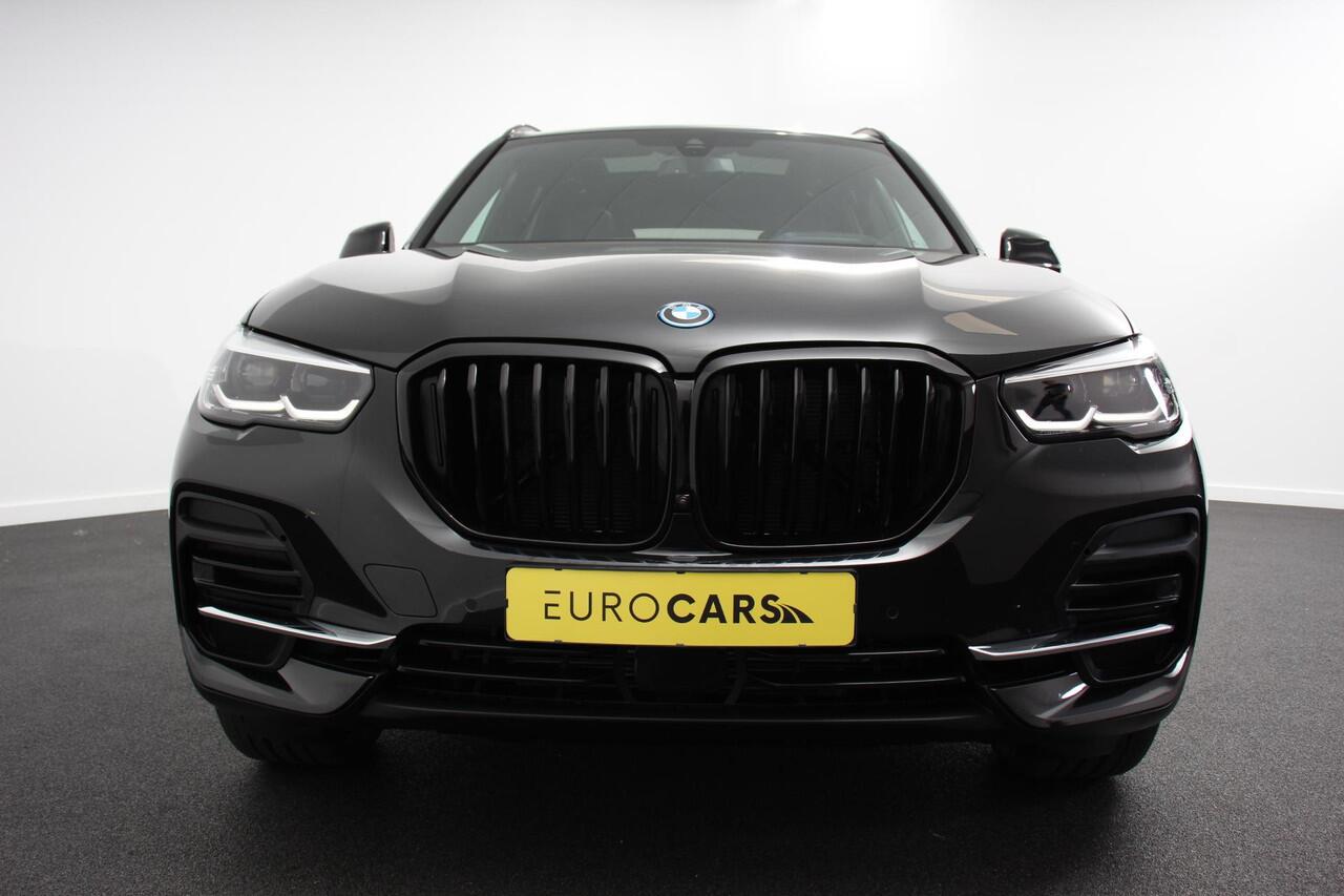 BMW X5 xDrive45e Hybrid 394pk Executive Shadow line | Leder | Schuif-Panorama dak | Navigatie | Trekhaak | Camera 360 | 20" Lichtmetalen velgen | Climate Control