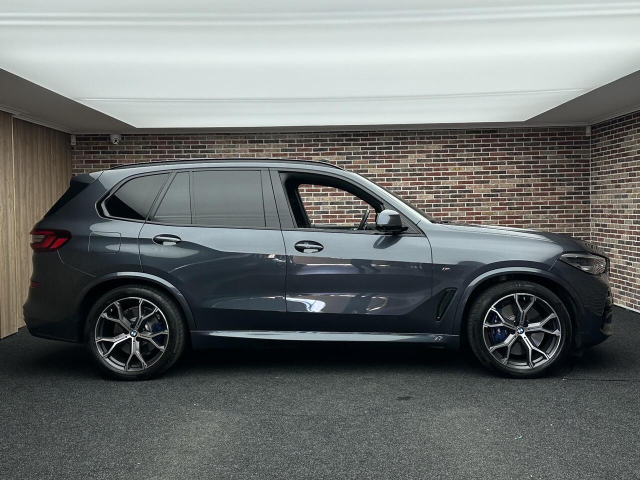 BMW X5 xDrive45e High Executive M Pakket Panorama HeadUp Leer Trekhaak
