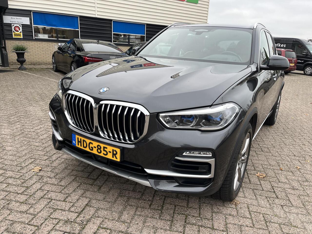 BMW X5 xDrive45e High Executive Plug in hybride. Nieuwstaat. Navi, camera, head up, elek.stoel verstelling etc. Mooie kleur combinatie