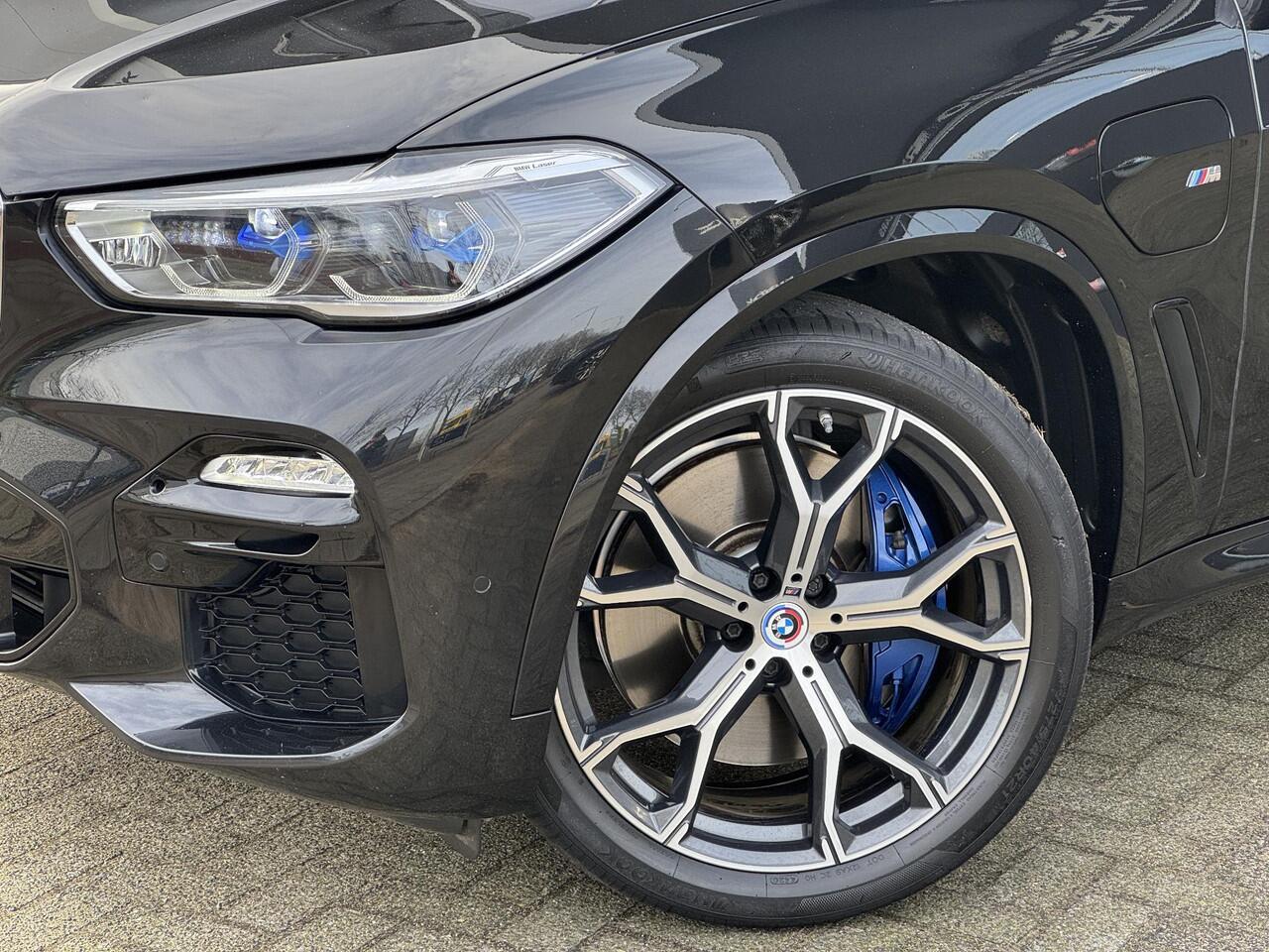 BMW X5 xDrive45e High Executive M Sport Pakket Automaat / Panoramadak / Active Steering / Trekhaak / Head-Up Display / Comfortstoelen / Laserlight / Driving Assistant Professional / 21 Inch / Luchtvering / Hifi / Craftedclarity / Shadow Line / M Sportremsysteem