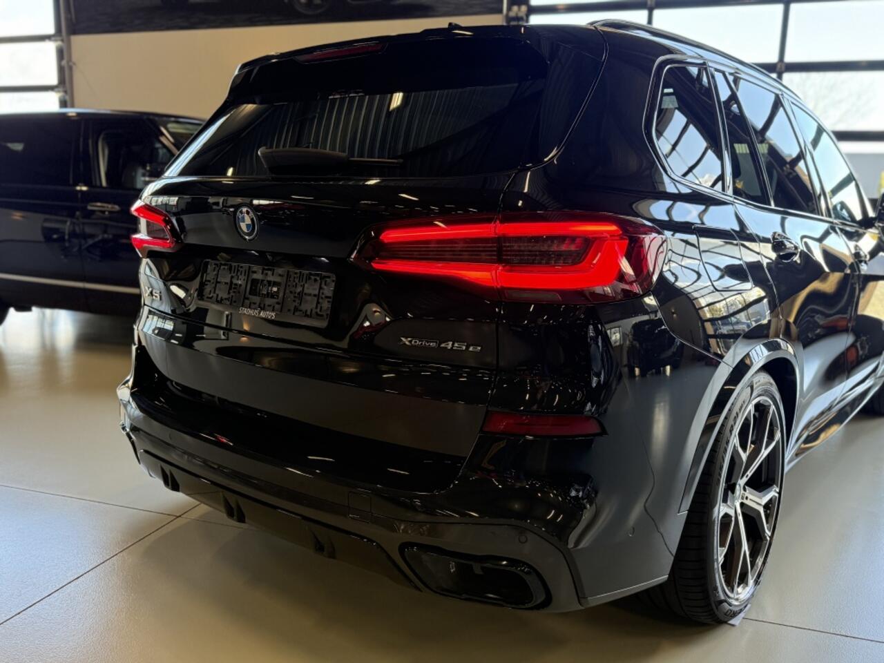 BMW X5 45e X-drive 394PK / M-Sport / Individual / Laser / 360°