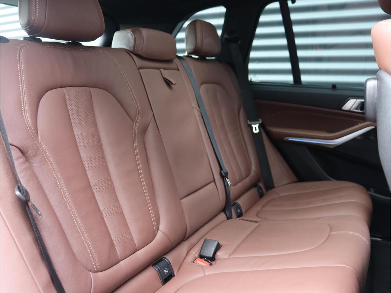 BMW X5 xDrive45e | High Executive | M Sportpakket |Panodak | Trekhaak | Driving Assistant Prof | Head-Up | Comfort Access | 21'' LMV