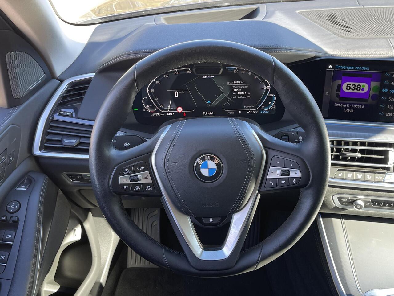 BMW X5 xDrive45e High Executive 19''/Trekhaak/Harman Kardon/Keyless/Head-up/Adaptieve cruise/Dodehoek/Stuur + stoelverwarming v+a/Luchtvering/Leder + memory