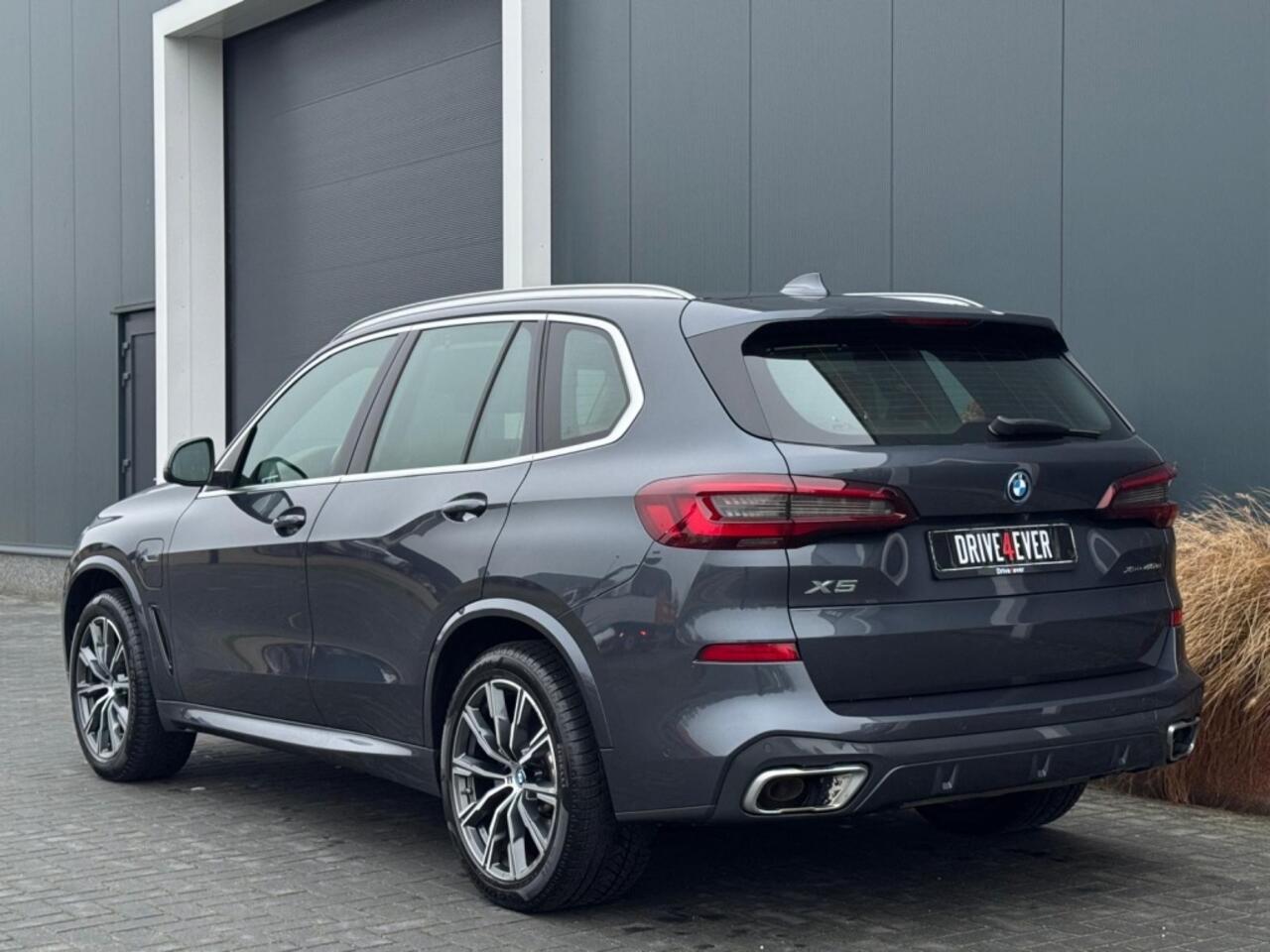 BMW X5 xDrive45e M PACK PANO NAVI CAMERA LED LEDER SPORTVELGEN