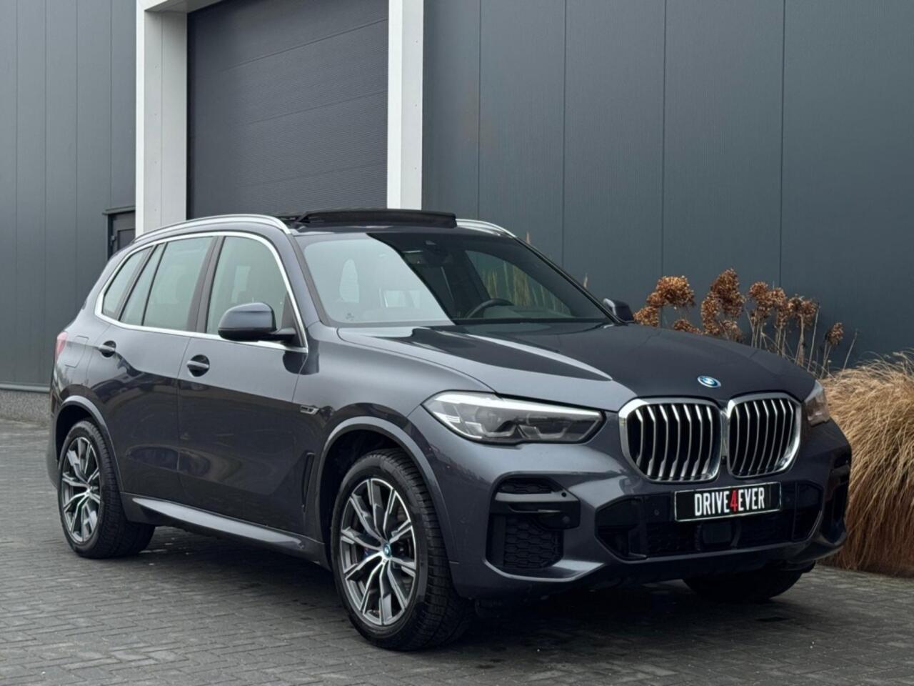 BMW X5 xDrive45e M PACK PANO NAVI CAMERA LED LEDER SPORTVELGEN