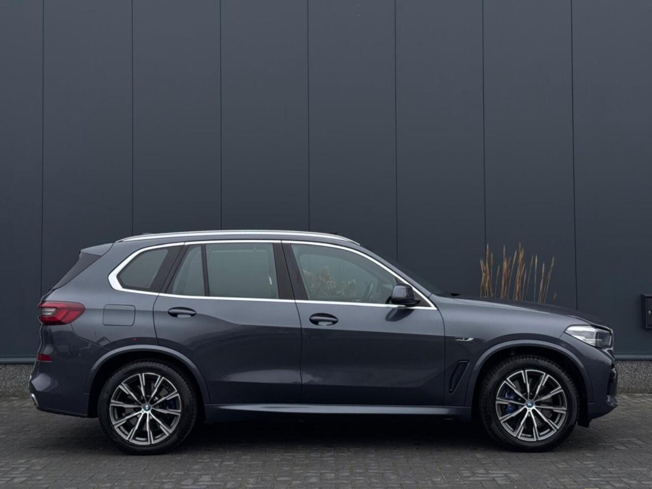 BMW X5 xDrive45e M PACK PANO NAVI CAMERA LED LEDER SPORTVELGEN