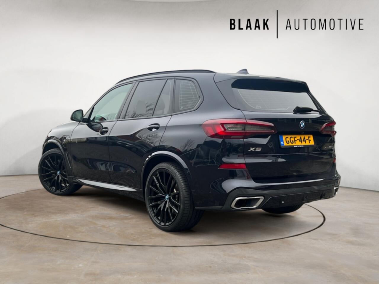 BMW X5 xDrive45e High Executive M-Sport | luchtvering | panoramadak