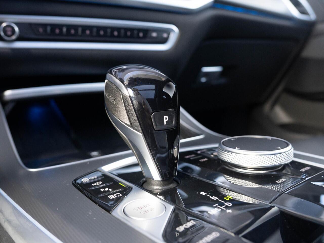 BMW X5 xDrive45e | High Executive | M Sportpakket | Innovationspakket | Comfort Access | Panoramadak | Stoelverwarming | Head-Up Display | 21''