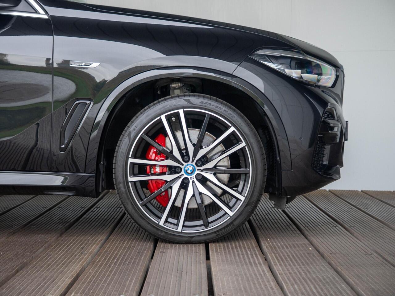 BMW X5 xDrive45e | M Sportpakket | Comfort Access | Panoramadak | Head-Up Display | Harman Kardon | Stoelverwarming | 22'' | Trekhaak