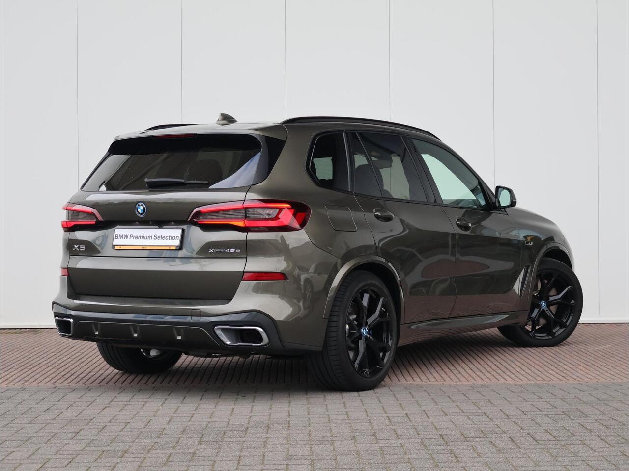 BMW X5 xDrive45e High Executive / M-Sportpakket / Softclose / Panoramadak / Bowers & Wilkins / 21'' /