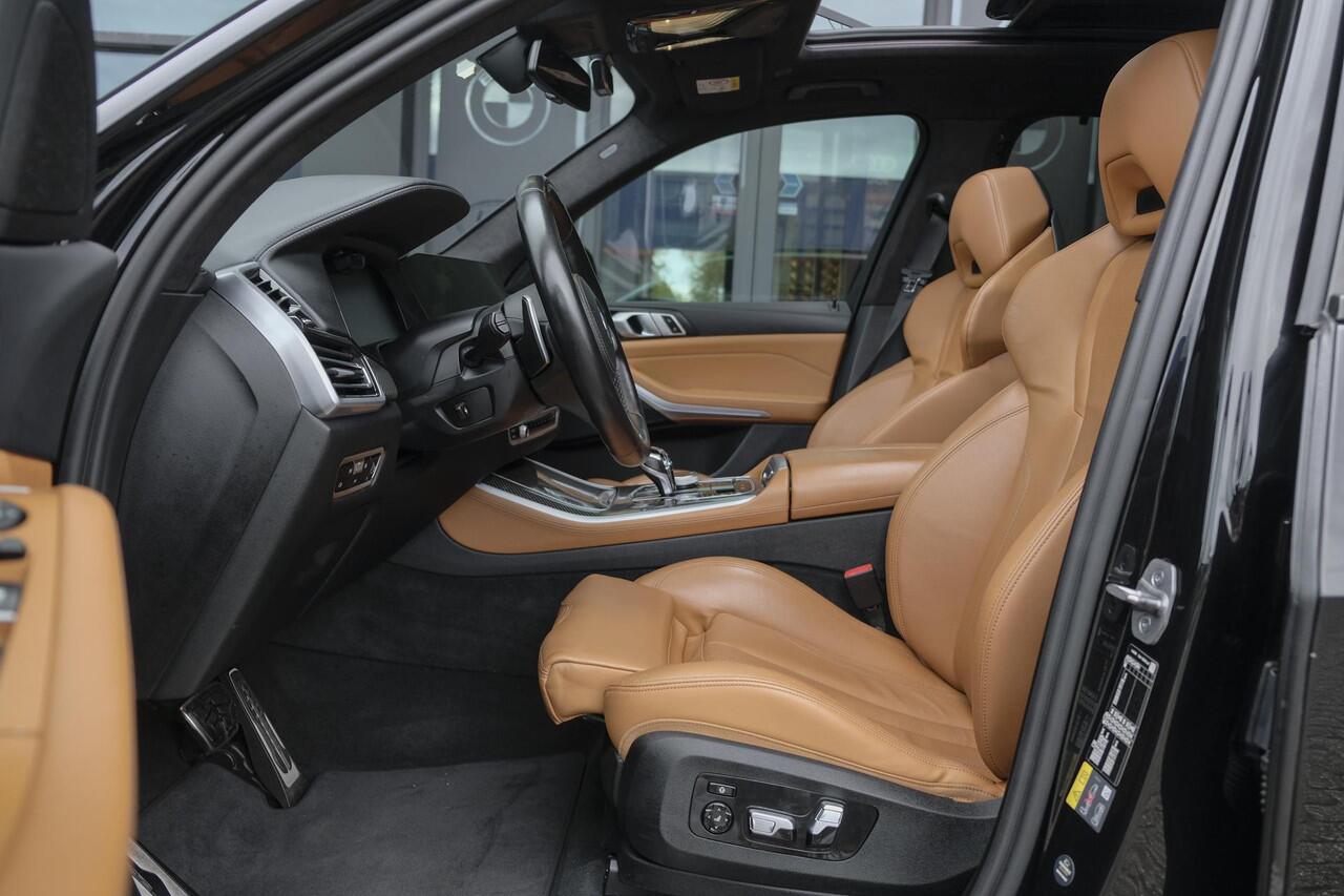 BMW X5 xDrive45e 394pk M-sport AC Schnitzer Panoramadak X5M Seats 4-wielsturing Carbon Laser 22" LMV NLauto