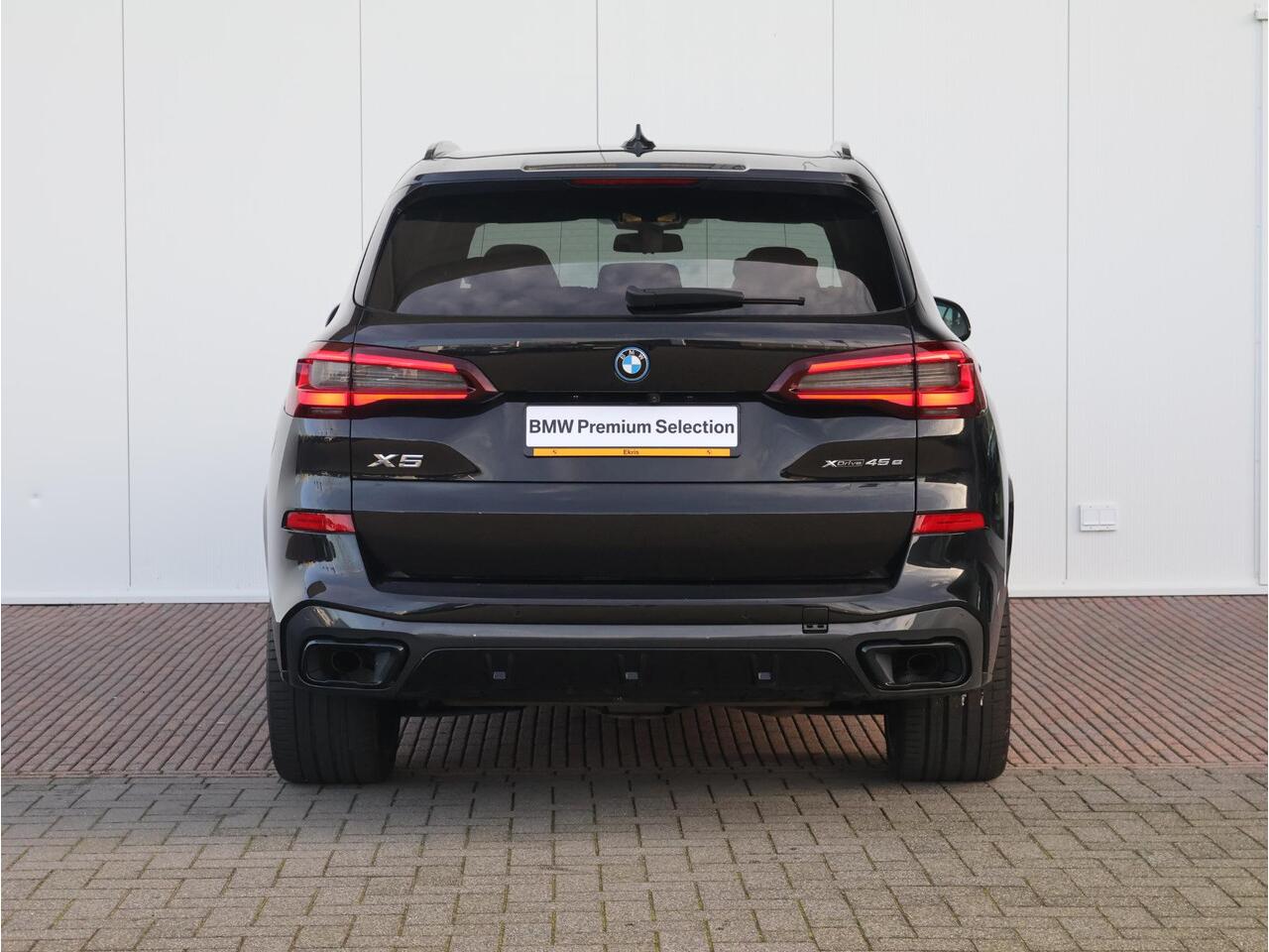 BMW X5 xDrive45e High Executive / M-Sportpakket / Harman Kardon / M-Stoelen / Head Up Display / 22'' /