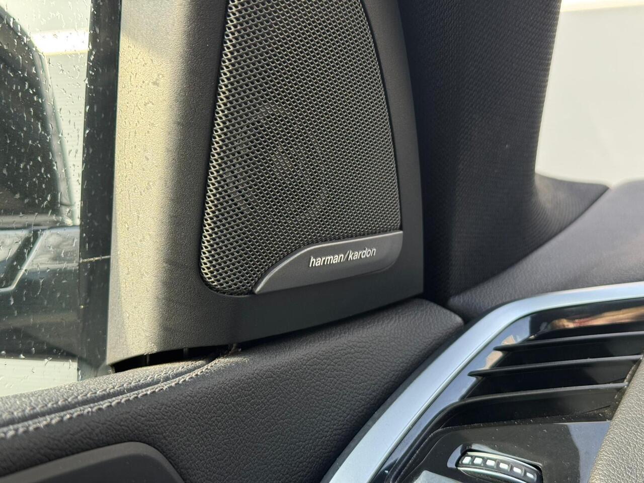 BMW X5 xDrive45e High Executive |Pano |Achterasbesturing |M Perf. stoelen |Carbon inter. |Head-Up |H&K |360° |Massage |Stoelverkoeling |Sfeer