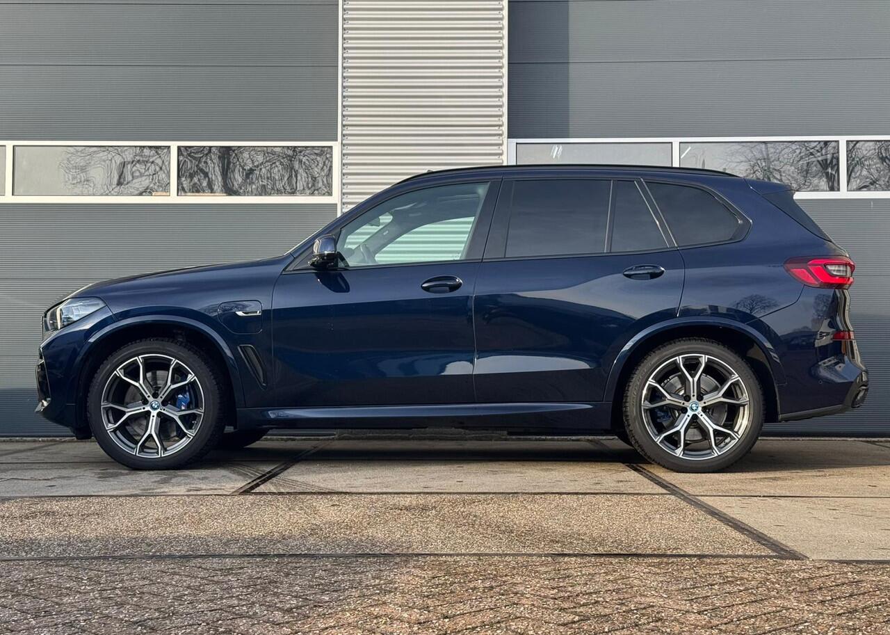 BMW X5 xDrive45e High Executive |Pano |Achterasbesturing |M Perf. stoelen |Carbon inter. |Head-Up |H&K |360° |Massage |Stoelverkoeling |Sfeer