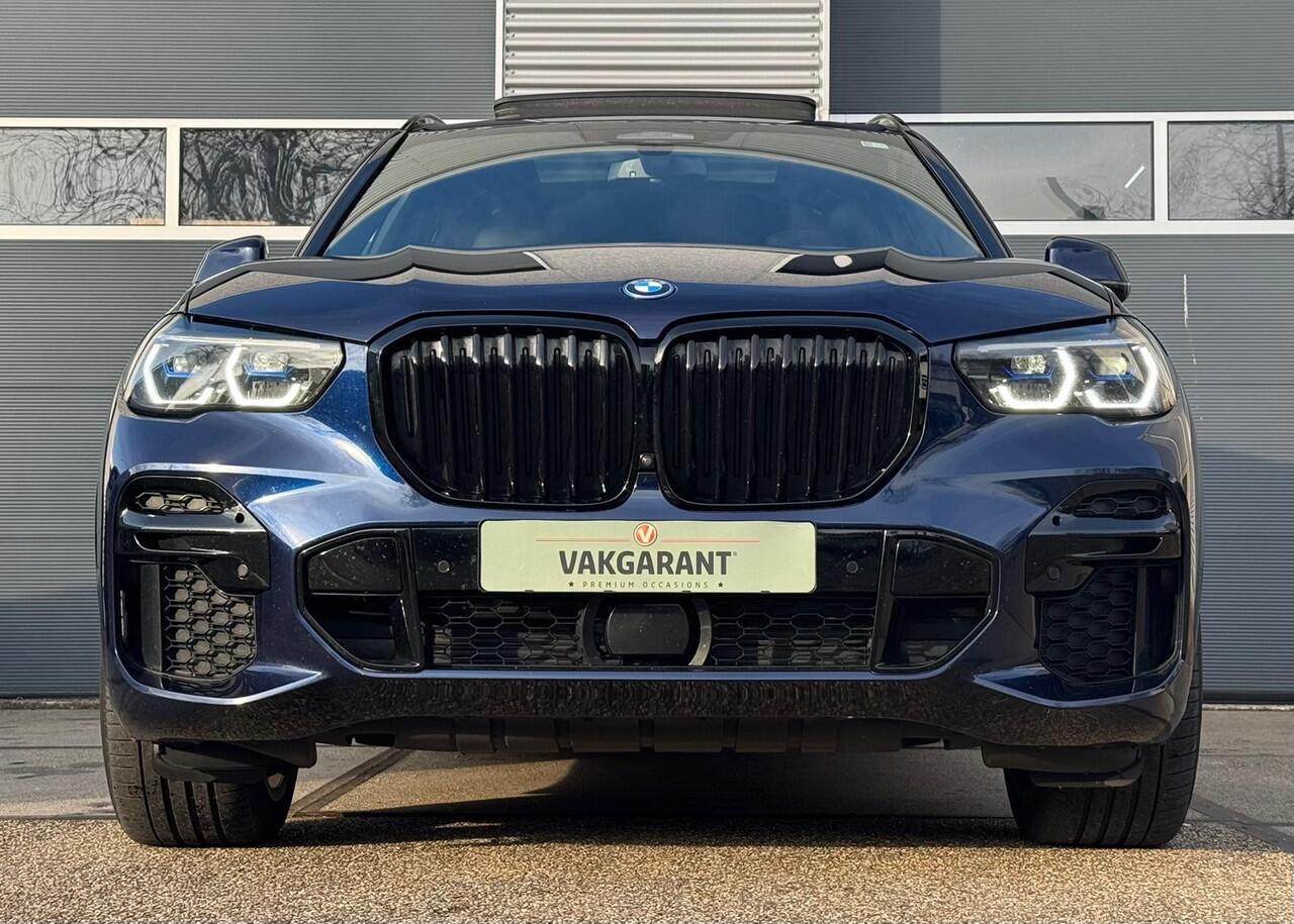 BMW X5 xDrive45e High Executive |Pano |Achterasbesturing |M Perf. stoelen |Carbon inter. |Head-Up |H&K |360° |Massage |Stoelverkoeling |Sfeer