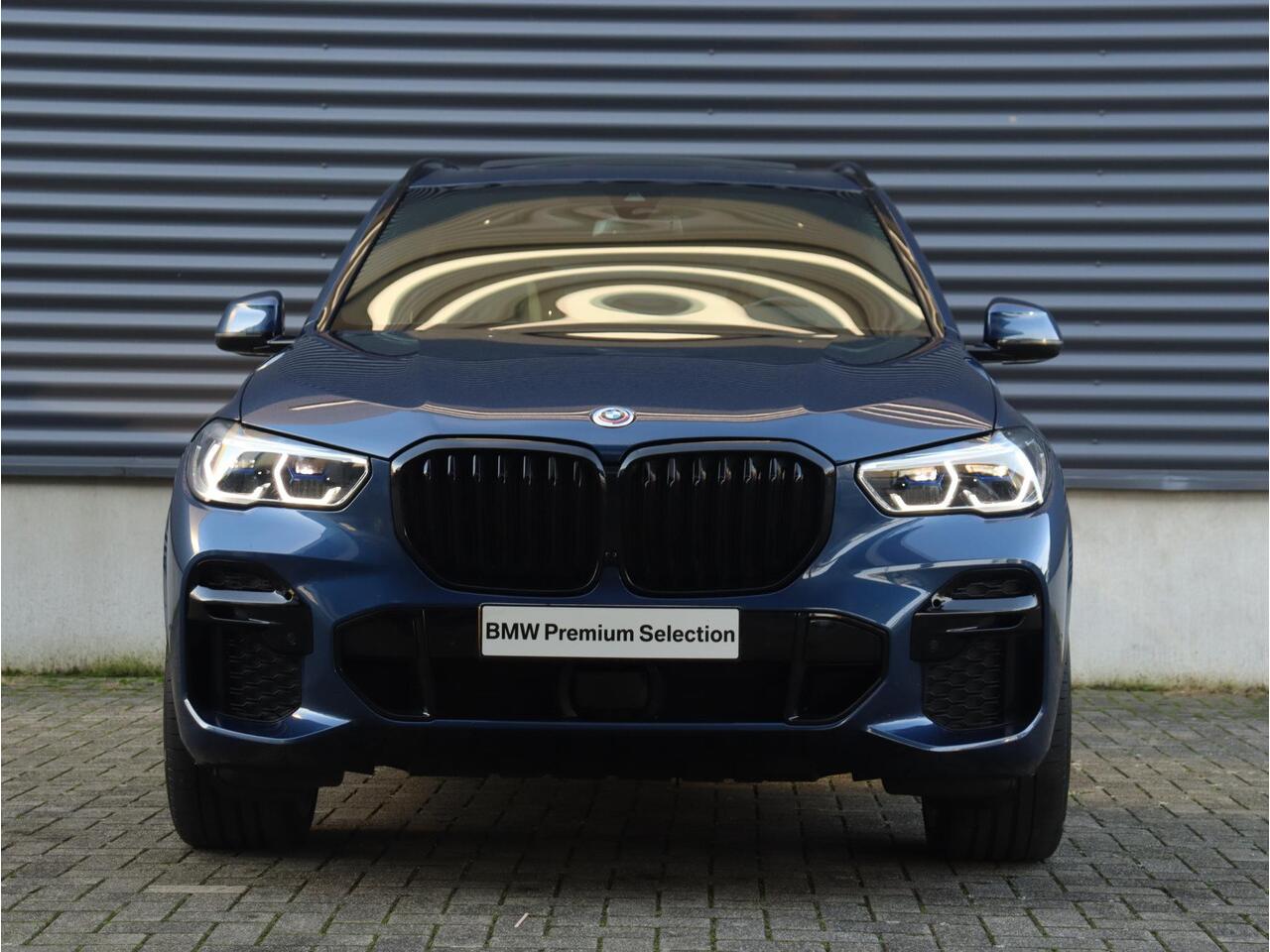 BMW X5 xDrive45e | High Executive | M Sportpakket | Panodak | Trekhaak | Active Cruise Control | Head-Up | Comfort Access | Soft-Close | HiFi | 22'' LMV
