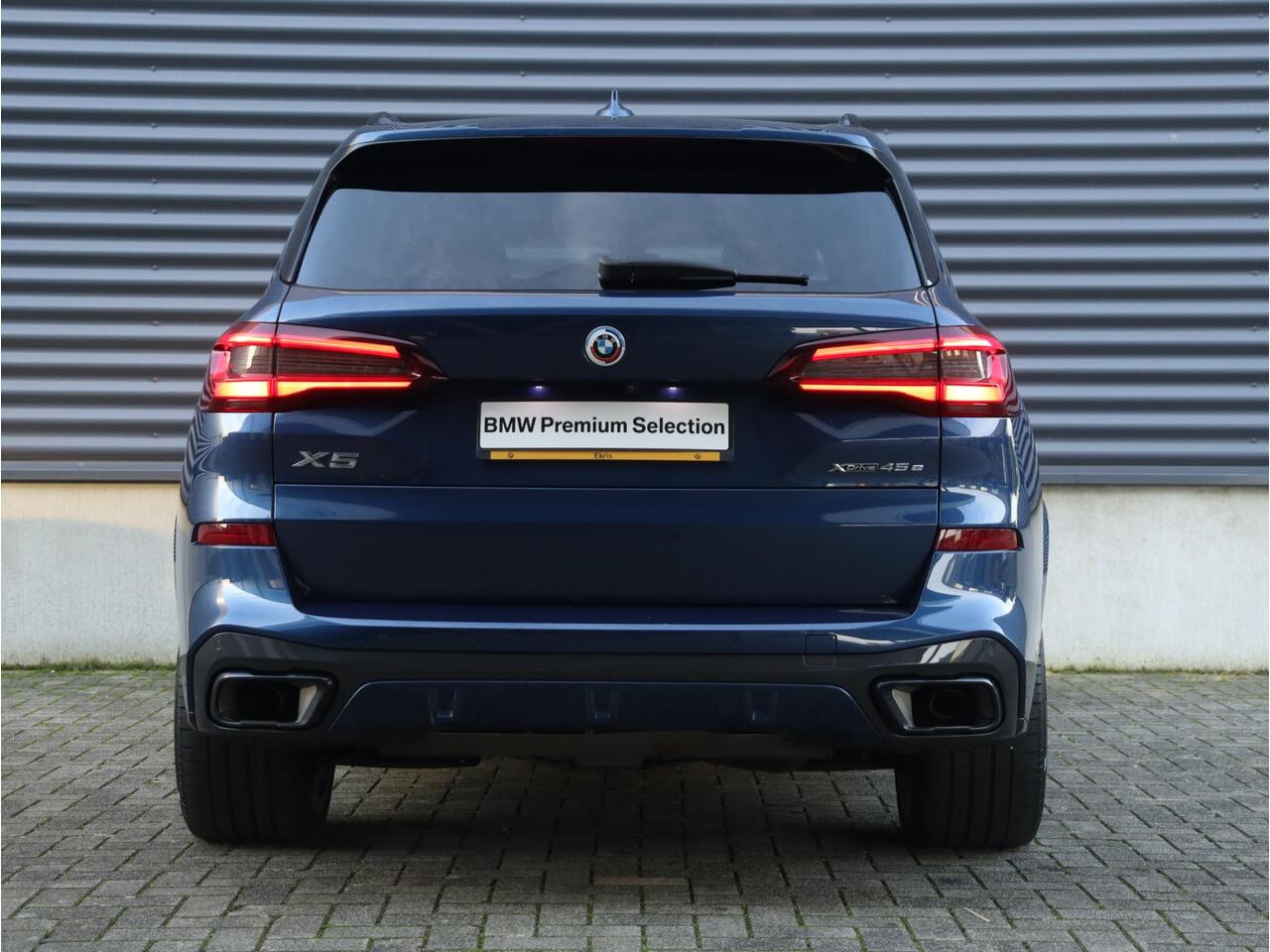 BMW X5 xDrive45e | High Executive | M Sportpakket | Panodak | Trekhaak | Active Cruise Control | Head-Up | Comfort Access | Soft-Close | HiFi | 22'' LMV