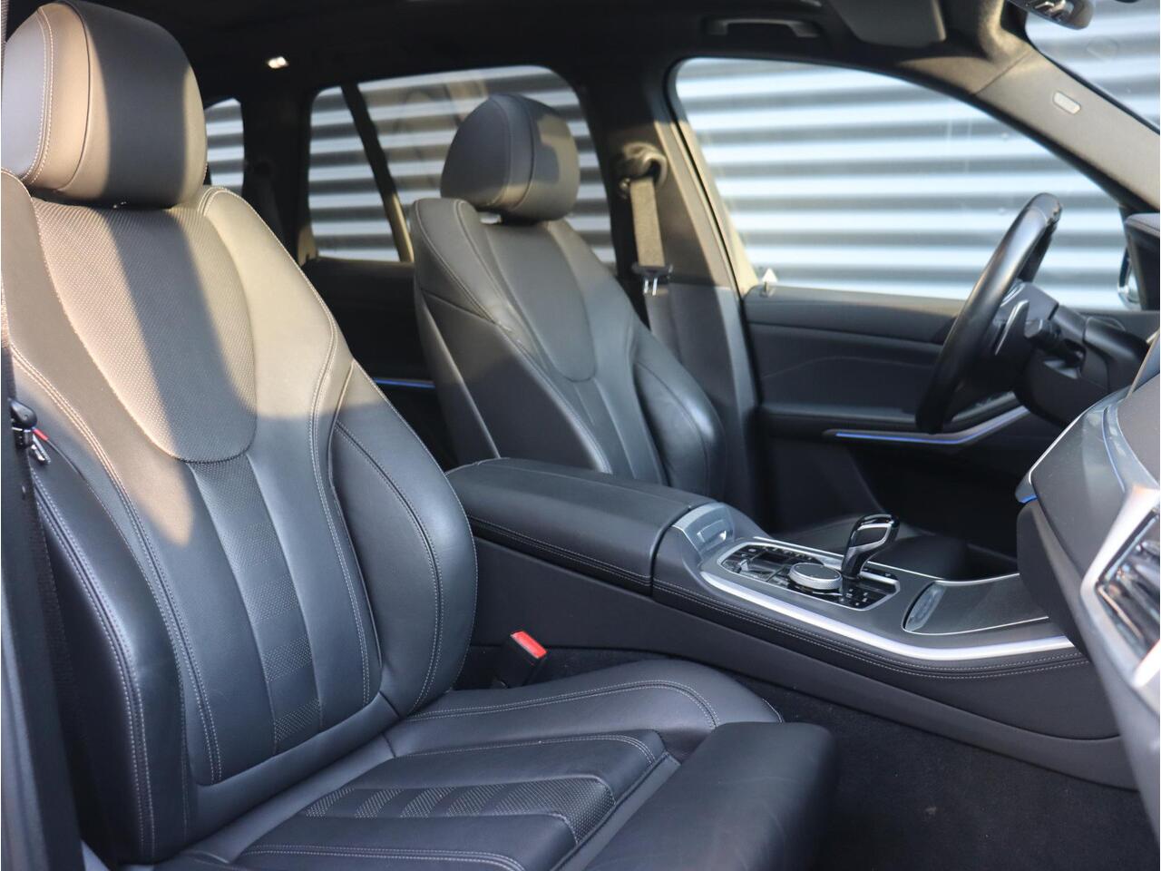 BMW X5 xDrive45e | High Executive | M Sportpakket | Panodak | Trekhaak | Active Cruise Control | Head-Up | Comfort Access | Soft-Close | HiFi | 22'' LMV