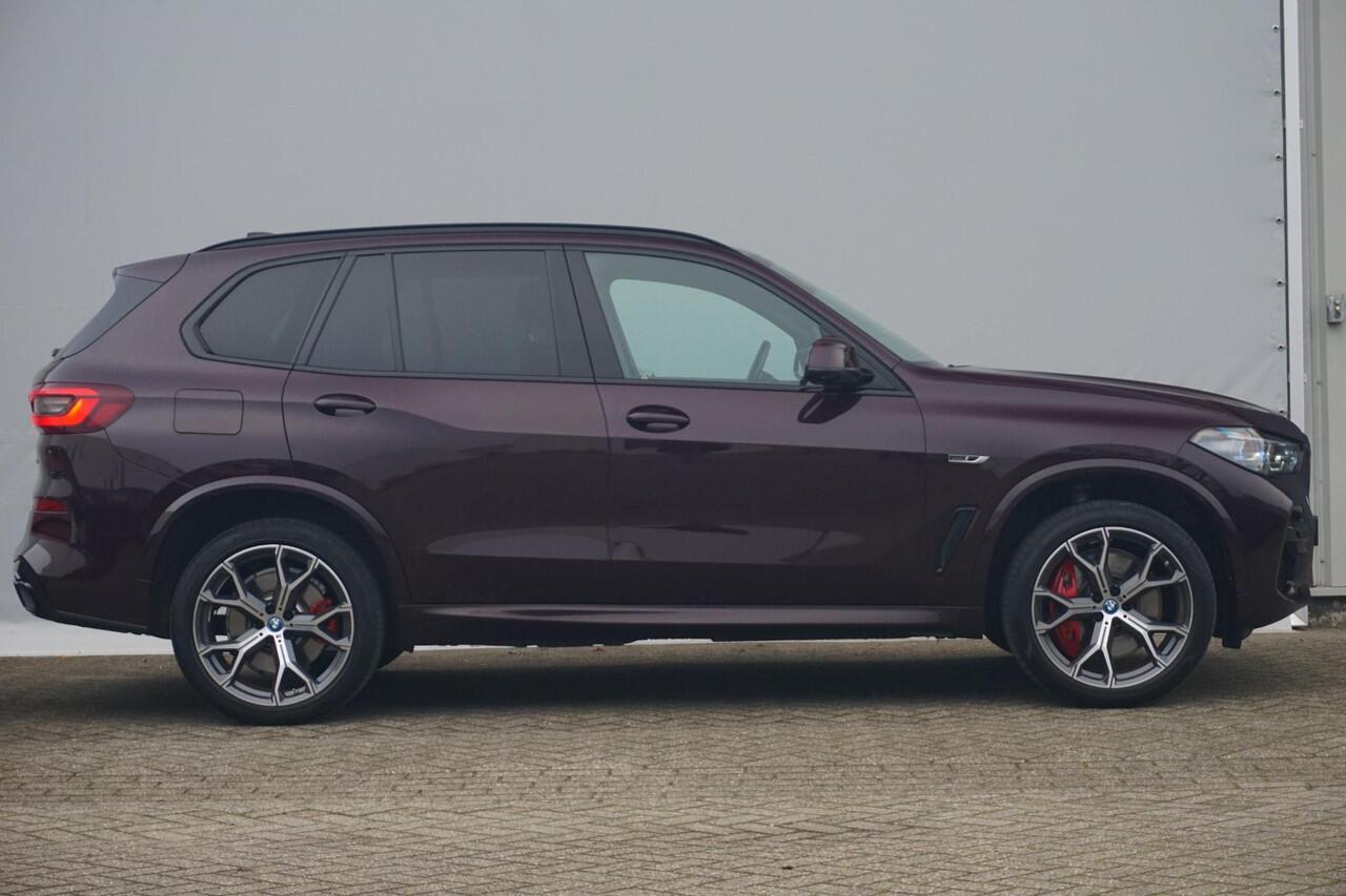 BMW X5 xDrive45e High Executive M Sportpakket 22'' / Panoramadak / Laserlight / Comfortstoelen / Trekhaak / Driving Assistant Professional