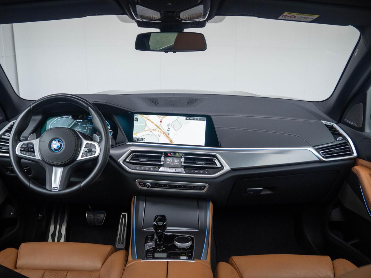 BMW X5 xDrive45e | M Sportpakket | Comfort Access | Panoramadak | Head-Up Display | Harman Kardon | Stoelverwarming | 22'' | Trekhaak