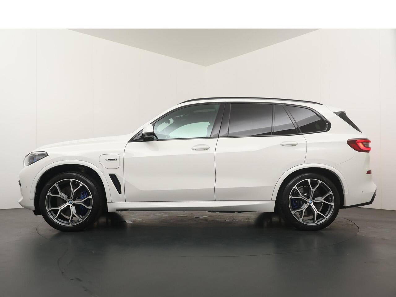 BMW X5 xDrive45e Executive M-Sportpakket | Glazen Panoramadak | Leder | Stoelverwarming voor én achter | Driving Assistant Professional | Head-Up Display | HiFi |