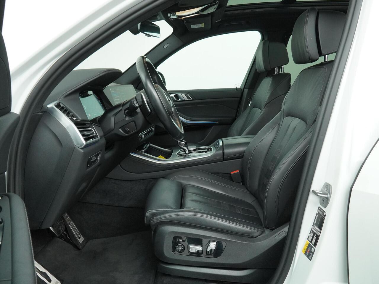 BMW X5 xDrive45e Executive M-Sportpakket | Glazen Panoramadak | Leder | Stoelverwarming voor én achter | Driving Assistant Professional | Head-Up Display | HiFi |