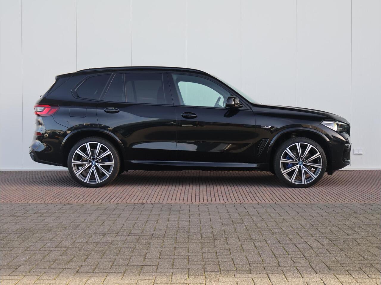 BMW X5 xDrive45e High Executive / M-Sportpakket / Harman Kardon / M-Stoelen / Head Up Display / 22'' /