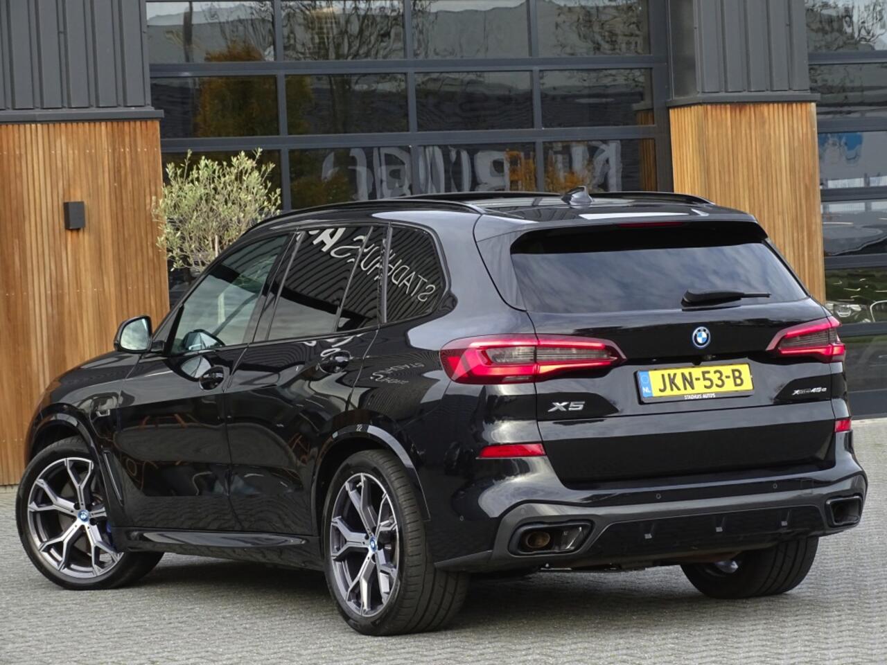 BMW X5 45e X-drive 394PK / M-Sport Pro / Individual / B & W / 2022 / La