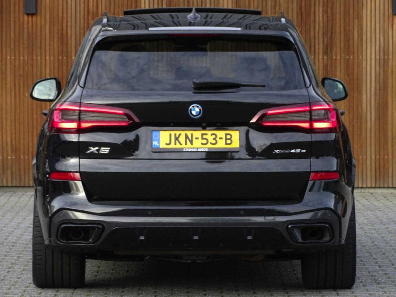 BMW X5 45e X-drive 394PK / M-Sport Pro / Individual / B & W / 2022 / La