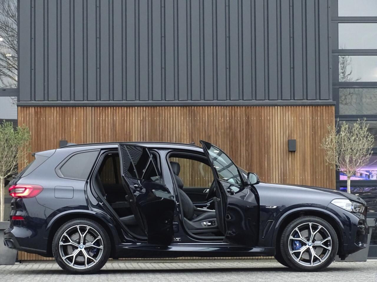 BMW X5 45e 394PK X-drive M-Sport / skylounge / carbon / laser / 360°